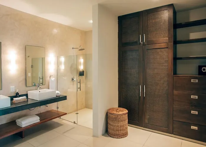 Jungle Sanctuary Wellness Retreat W Pool Bar